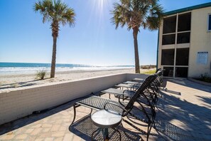 Property grounds - Attractive 1st Floor Oceanfront Room (Pawleys Island)