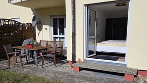 Outdoor dining - Beautiful apartment for vacation and work at the foot of the Swabian Alb (Giengen an der Brenz Burgberg)