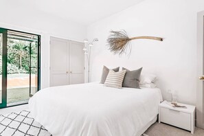 3 camere, una scrivania, ferro/asse da stiro, culla da viaggio