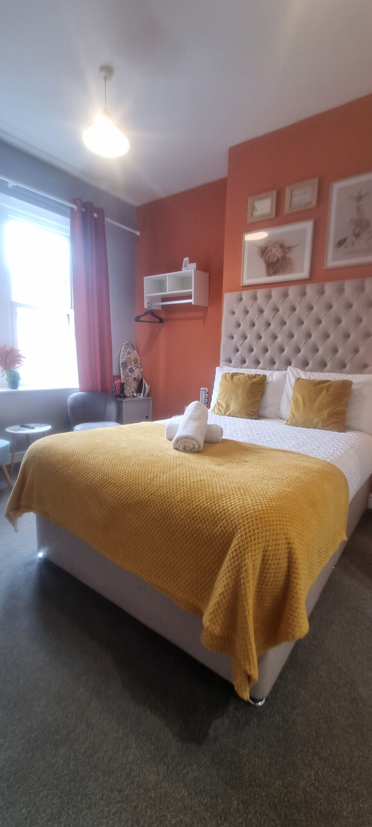 Desk, iron/ironing board, WiFi, bed sheets