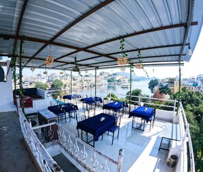 Cafe - Jungle by sturmfrei Udaipur (Udaipur)