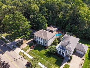 Exterior - Inn Like a Lamb | Pool, Hot Tub, Fire Pit, Putting Green | Dog Pet Friendly (South Haven)