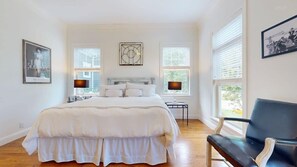 7 habitaciones, tabla de planchar con plancha, wifi y ropa de cama 