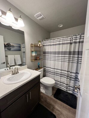 تجهيزات دش، مجففات شعر، مناشف