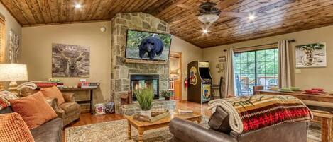 Smart-tv en een open haard