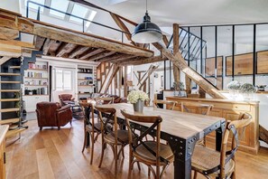 Dining - Dreamy Rive Gauche / Modern 2 Bed Apt in Paris (Paris)