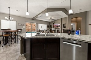 Interior - Double Eagle by J and Amy BL 991277 (Mesquite)