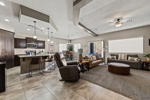 Smart TV, books - Double Eagle by J and Amy BL 991277 (Mesquite)