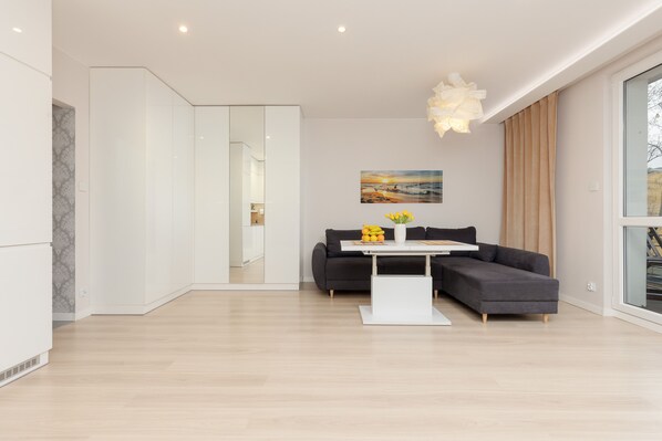 アパートメント 1 ベッドルーム バルコニー | 1 室のベッドルーム、ベッドシーツ