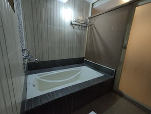 Doppia Superior, 1 letto queen | Vasca da bagno a immersione totale