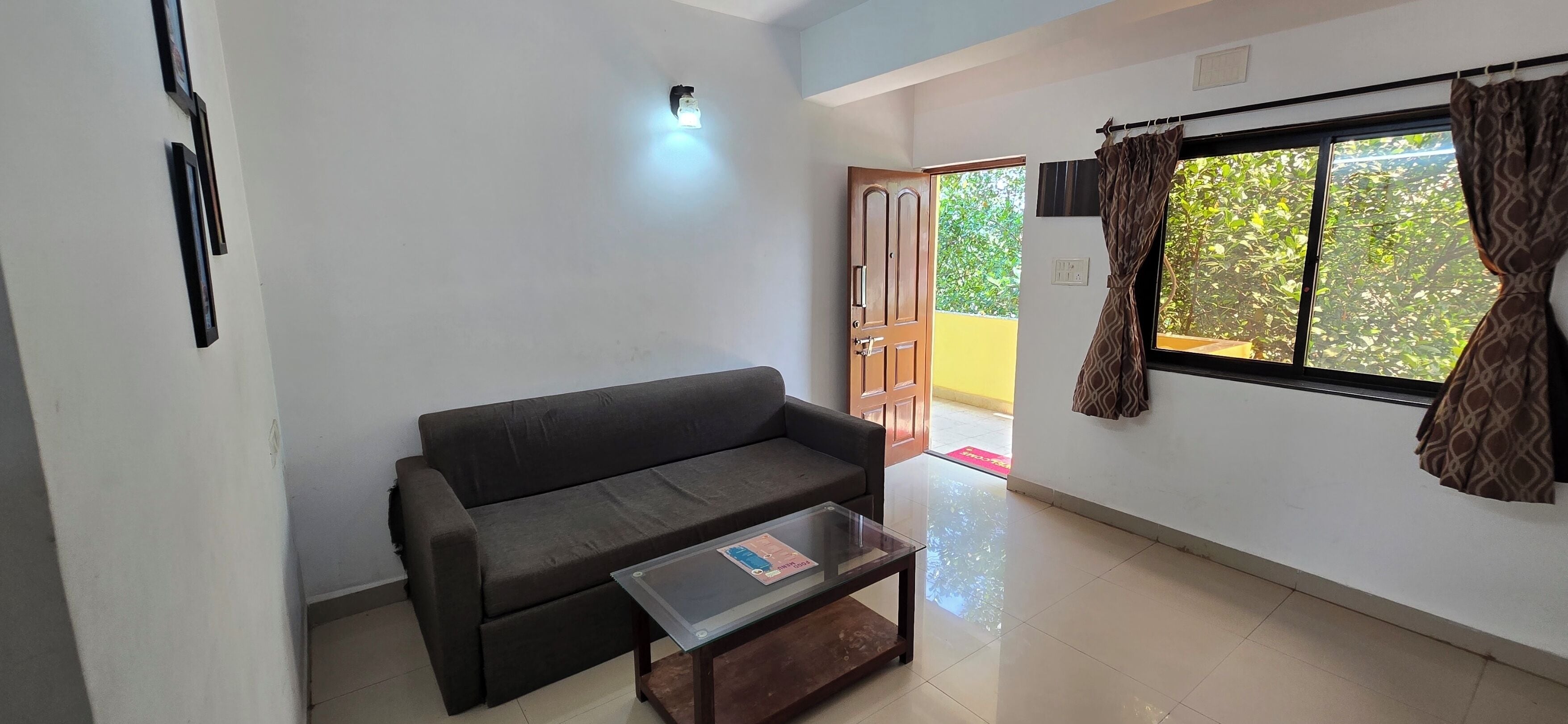 Superior Studio Suite, 1 Queen Bed | Living area