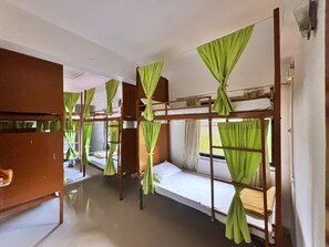 华丽宿舍, 男女混合宿舍 | 隔音、免费 WiFi、床单