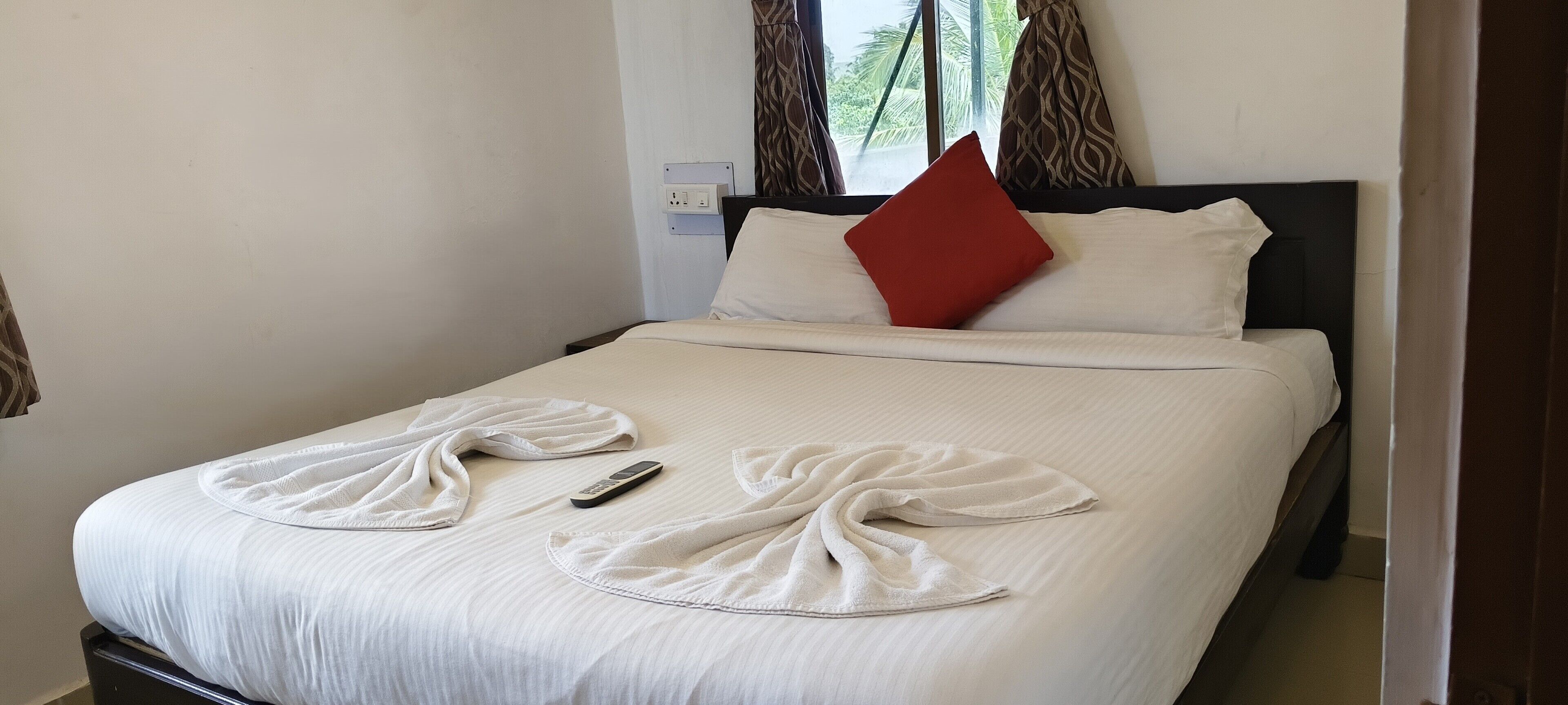 尊荣开间, 1 张大床 | 隔音、免费 WiFi、床单