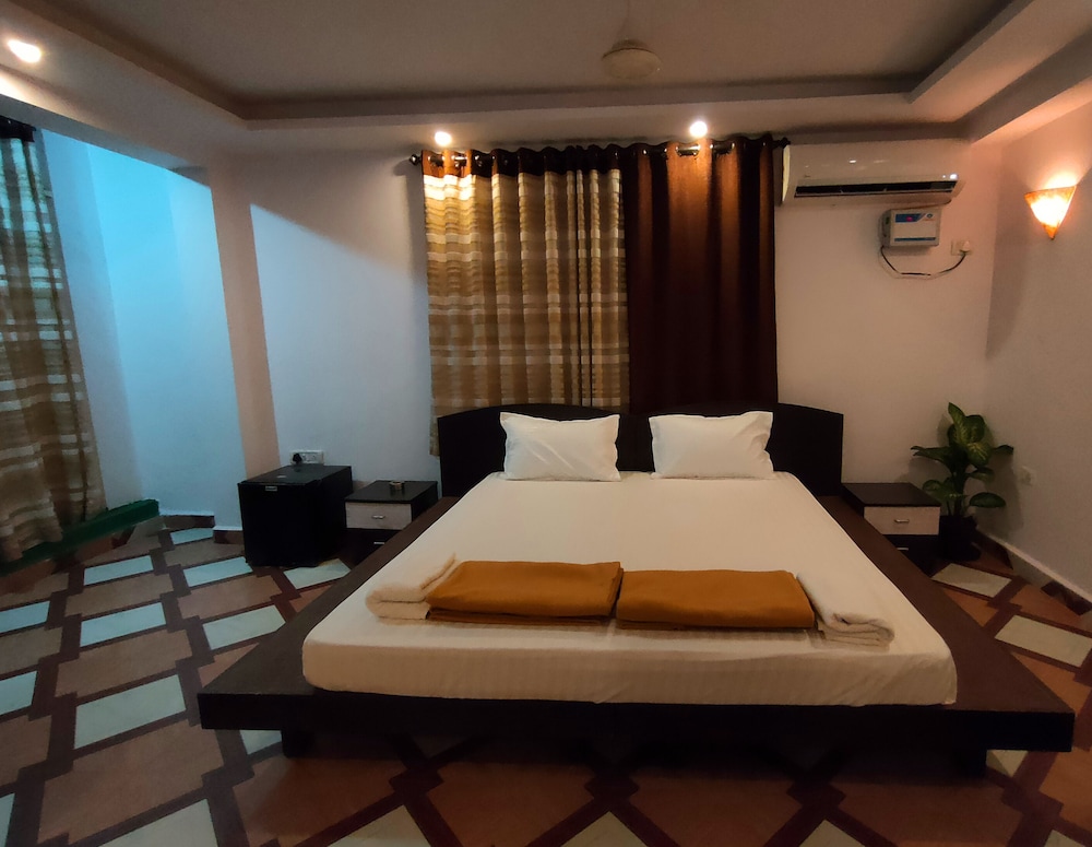 Jungle by sturmfrei Vagator by null