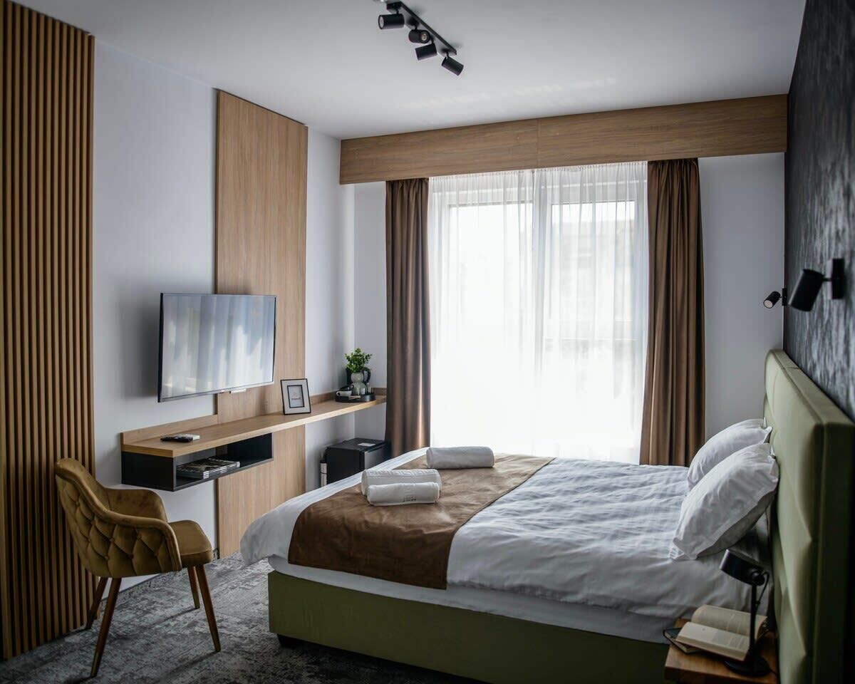 1 bedroom, desk, iron/ironing board, WiFi