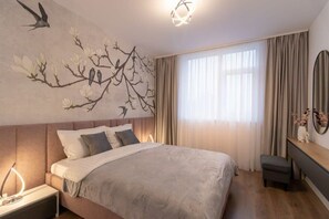 1 bedroom, desk, iron/ironing board, WiFi