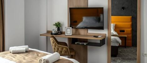 1 bedroom, desk, iron/ironing board, WiFi