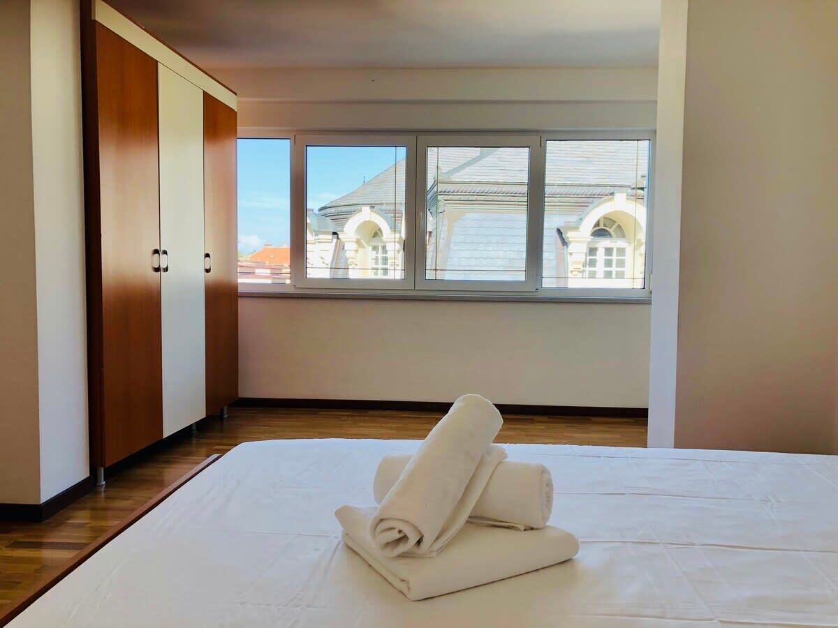 2 Schlafzimmer, Schreibtisch, Bügeleisen/Bügelbrett, WLAN