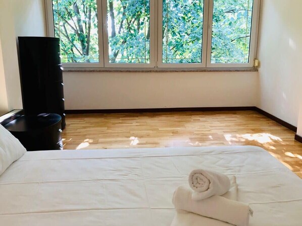 2 bedrooms, desk, iron/ironing board, WiFi - Joy City Stay George Enescu 12 (Timișoara)