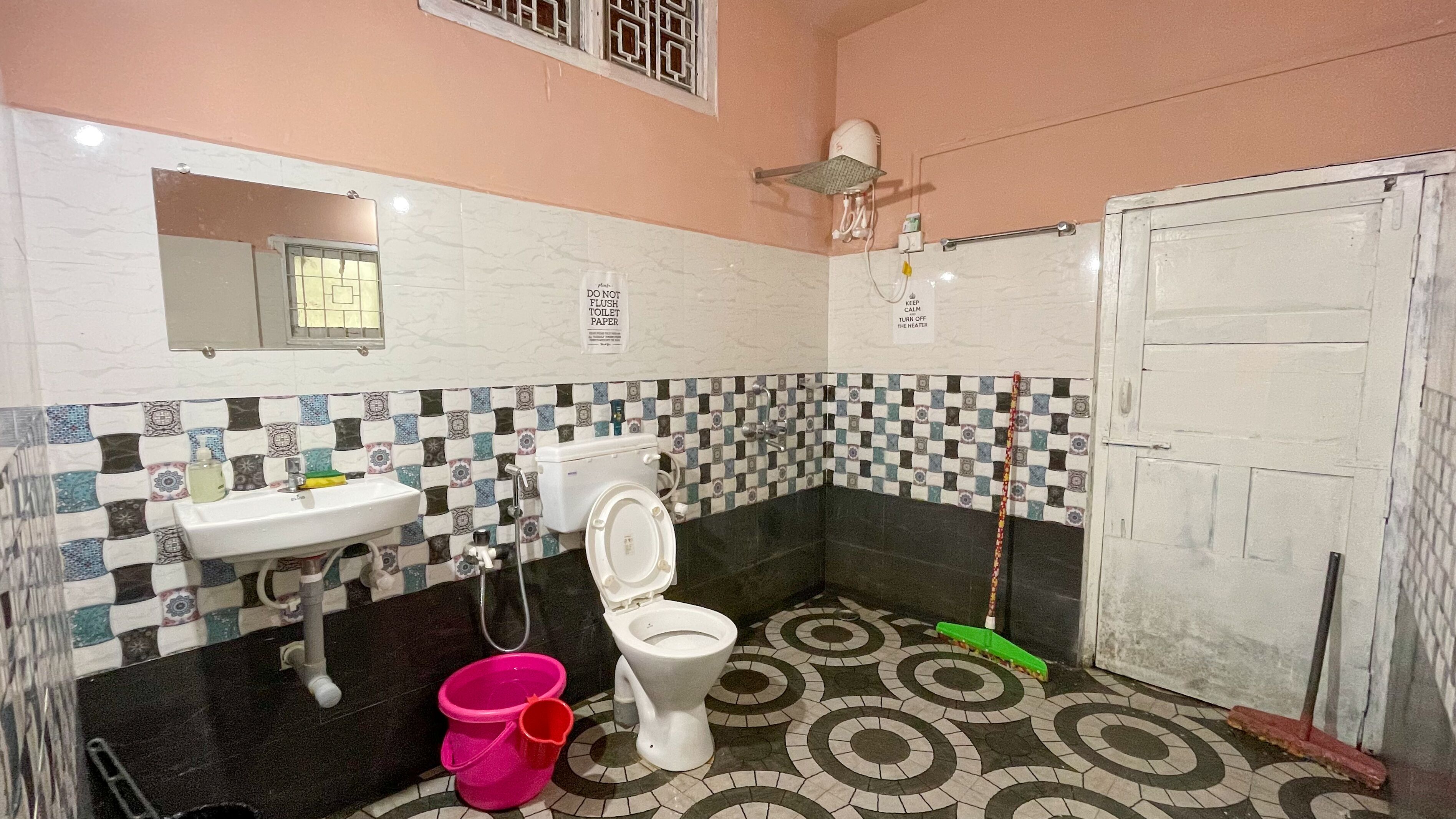 Standard Shared Dormitory, Mixed Dorm | Bilik Mandi | Pancuran mandi, hulu semburan mandi hujan 
