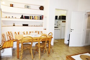 Dining - Beachfront vacation home in elegant residential complex near Chia (Pula)