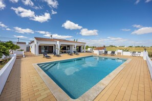 Outdoor pool, a heated pool - Quinta Bacelo da Bola (Lagoa)