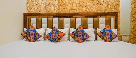 Egyptian cotton sheets, premium bedding, in-room safe, free WiFi