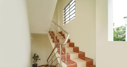 FabExpress Clover Castle