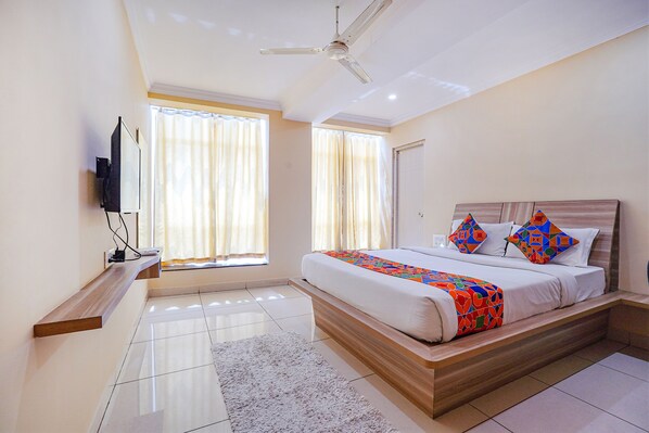 Deluxe Room | Egyptian cotton sheets, premium bedding, in-room safe, free WiFi