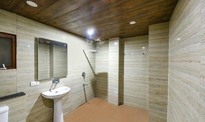 Regadera, regadera tipo lluvia, amenidades de baño gratuitas, toallas 