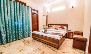 Deluxe Room | Egyptian cotton sheets, premium bedding, in-room safe, free WiFi - Fabhotel Sunrise Residency (Noida)