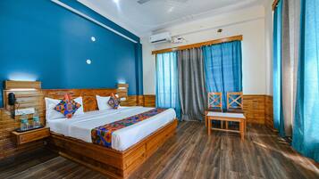 Deluxe Room | Egyptian cotton sheets, premium bedding, in-room safe, free WiFi