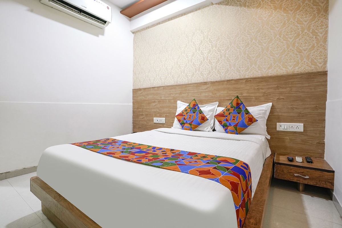 Deluxe kamer | Lakens van Egyptisch katoen, luxe beddengoed, een kluis op de kamer