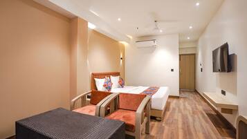 Egyptian cotton sheets, premium bedding, in-room safe, free WiFi