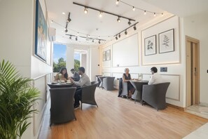 Restaurant - Fabhotel Ip Indrapuram (Ghaziabad)