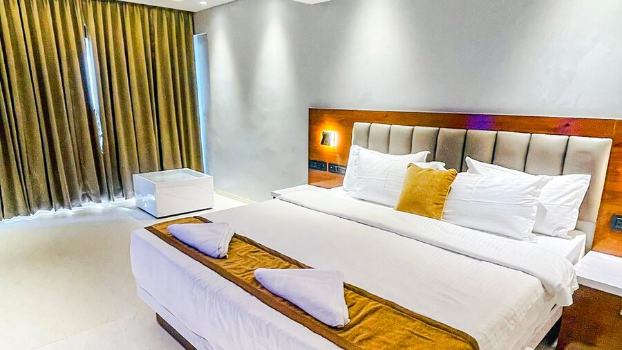 Fabhotel Emersion Residency