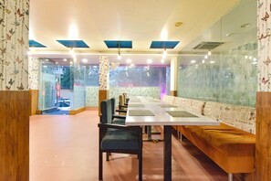 Restaurant - FabHotel Apex Intercontinental - Nr. Pink Square Mall (Jaipur)