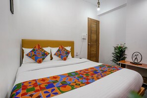 Deluxe Room | Egyptian cotton sheets, premium bedding, in-room safe, free WiFi