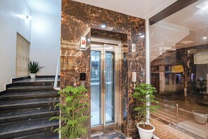Lobby - Fabhotel Nandini Grand (Varanasi)