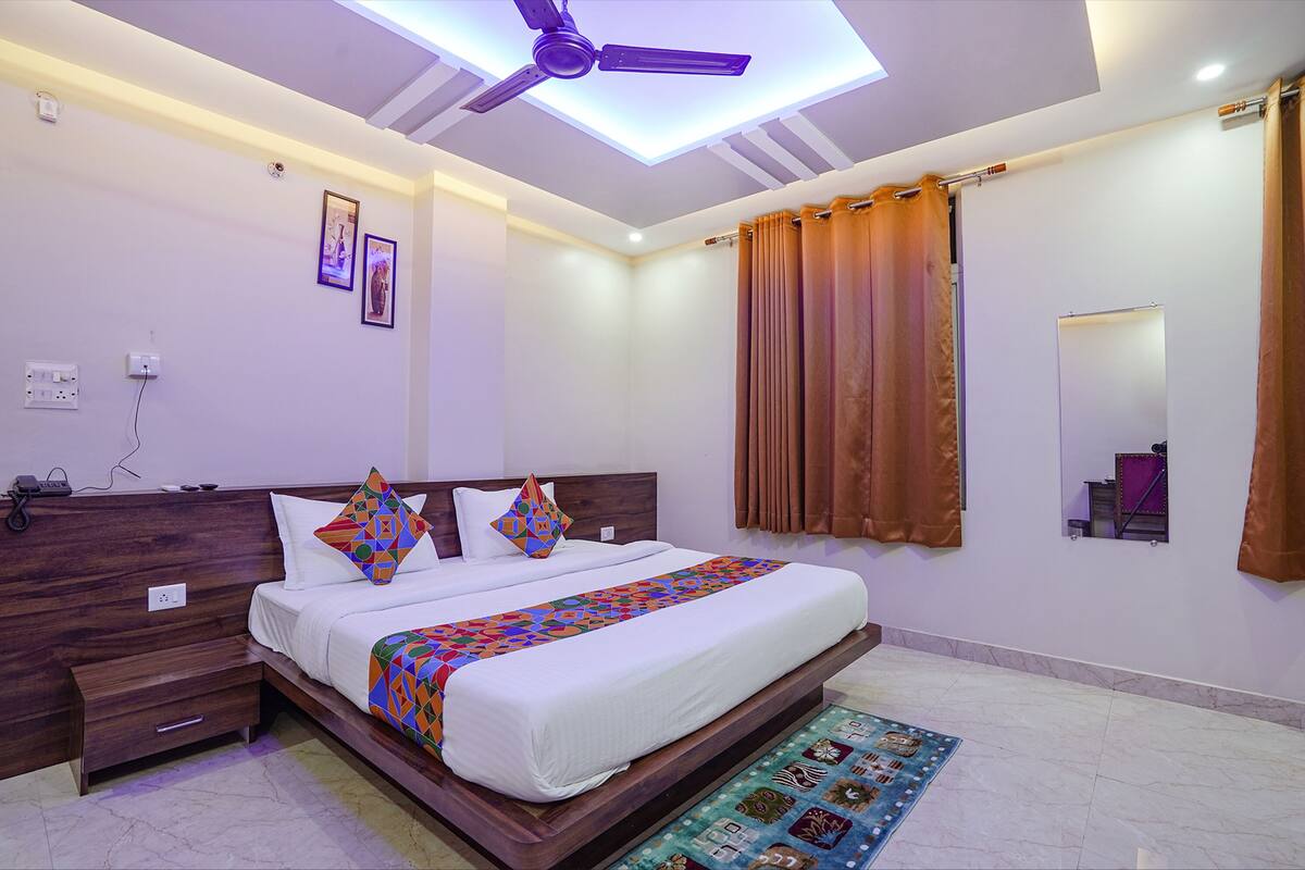 Premium Room | Egyptian cotton sheets, premium bedding, in-room safe, soundproofing