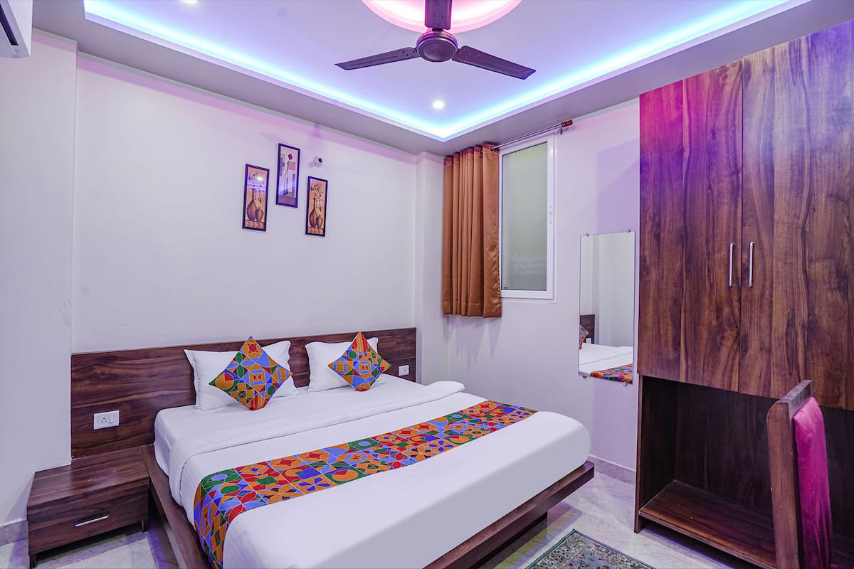 Deluxe Room | Egyptian cotton sheets, premium bedding, in-room safe, soundproofing