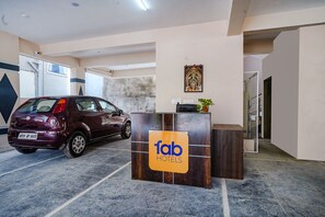 Reception - Fabhotel Perams Grand Inn (Hyderabad)