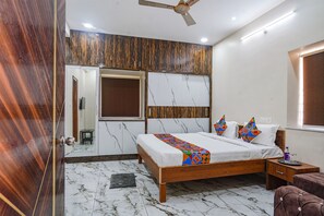 Lakens van Egyptisch katoen, luxe beddengoed, een kluis op de kamer