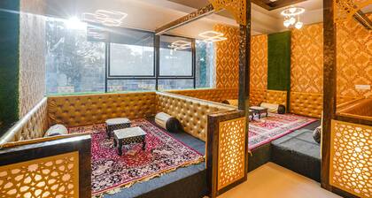 Fabhotel Grand Broholic