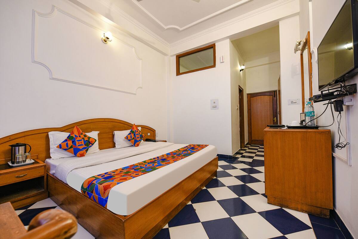 Egyptian cotton sheets, premium bedding, in-room safe