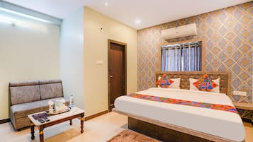 Egyptian cotton sheets, premium bedding, in-room safe, soundproofing