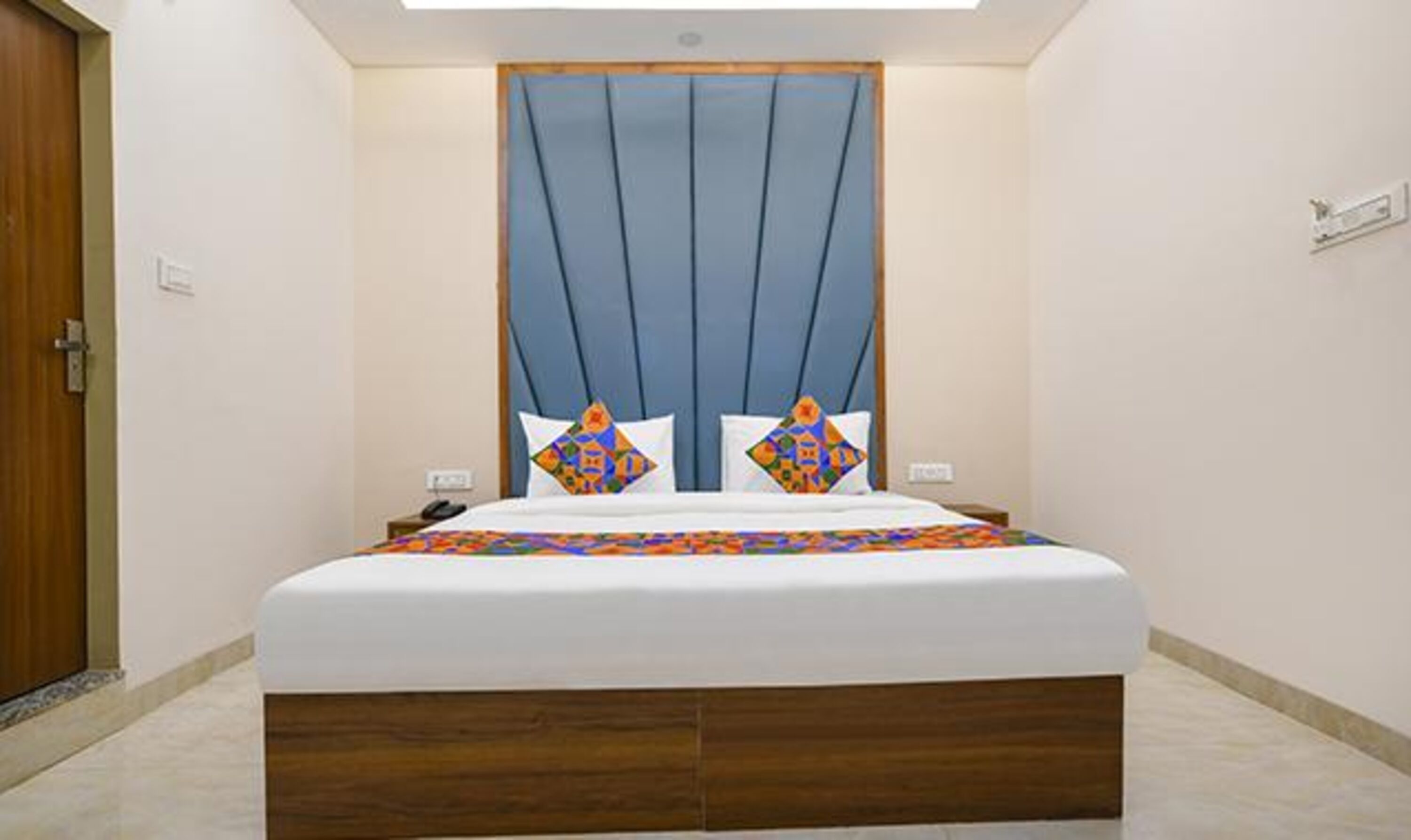 Egyptian cotton sheets, premium bedding, in-room safe