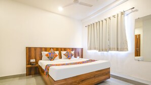 Executive Room | Egyptian cotton sheets, premium bedding, in-room safe, soundproofing - FabHotel The King Palace (Indore)