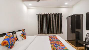 Egyptian cotton sheets, premium bedding, in-room safe