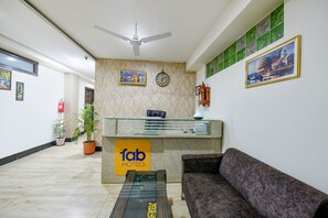 Reception - Fabhotel Ess Pee Grand (Mohali)